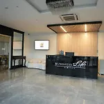 Business Life Guenesli 3*