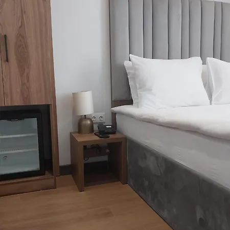 Business Life Güneşli 3*