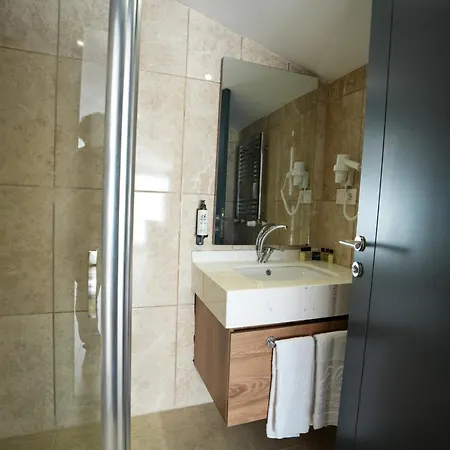 Hotel Business Life Guenesli