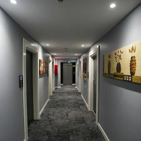 Business Life Güneşli 3*