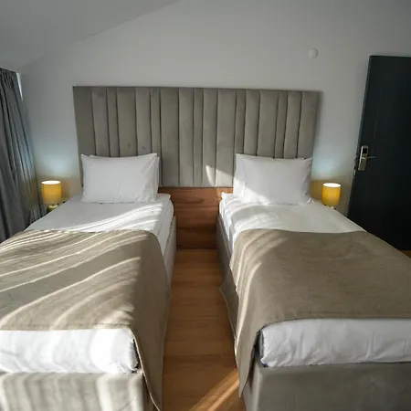 Business Life Güneşli 3*
